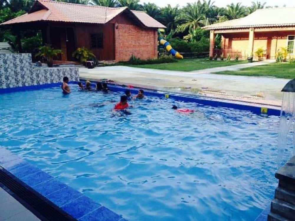 Pool homestay melaka private Senarai Homestay